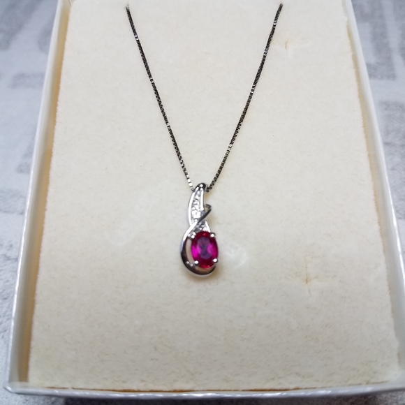 Sterling silver/ruby necklace - Picture 4 of 4